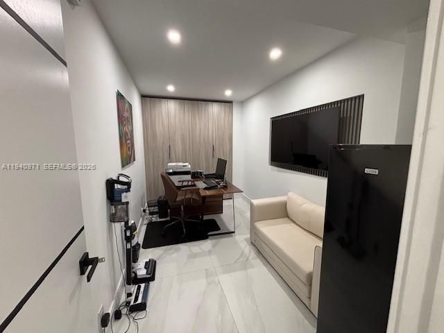 19707 Turnberry Way 23J, Aventura, FL 33180