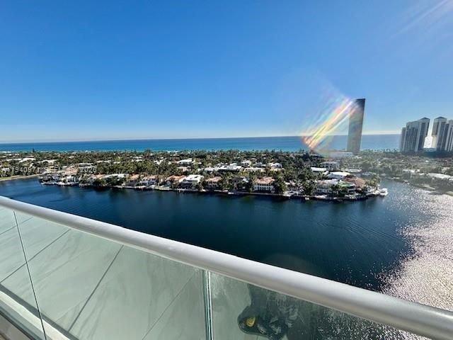 19707 Turnberry Way 23J, Aventura, FL 33180