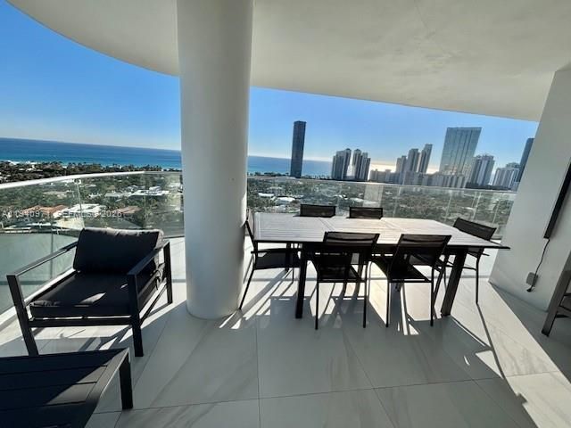 19707 Turnberry Way 23J, Aventura, FL 33180