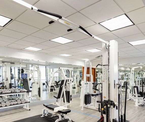 19707 Turnberry Way 23J, Aventura, FL 33180