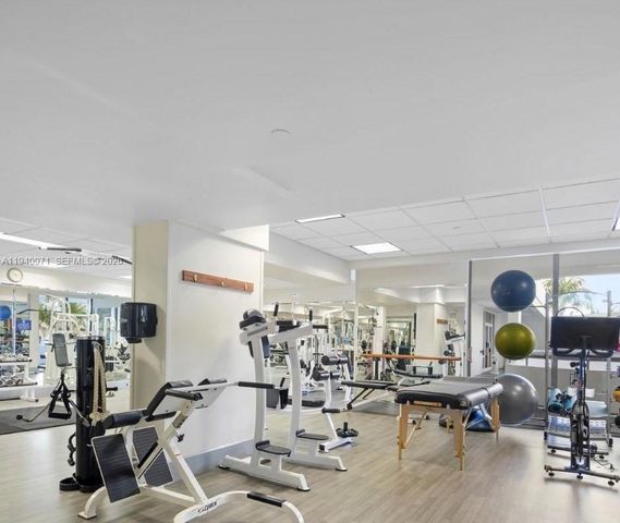 19707 Turnberry Way 23J, Aventura, FL 33180