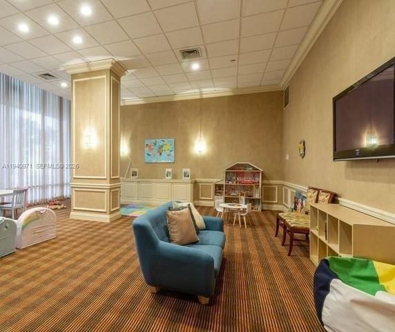 19707 Turnberry Way 23J, Aventura, FL 33180