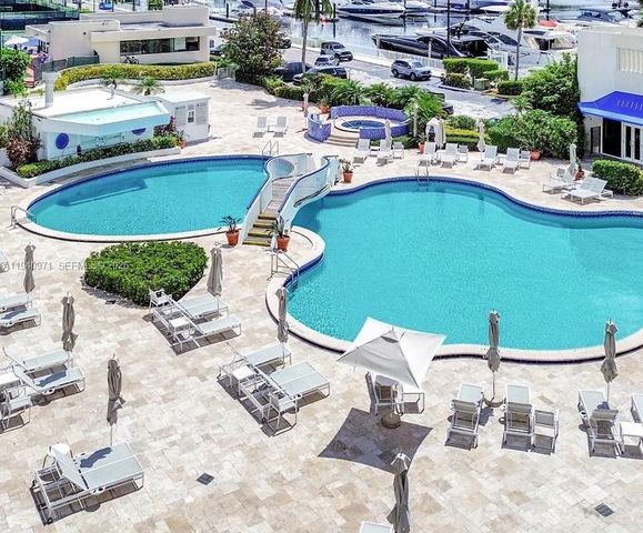 19707 Turnberry Way 23J, Aventura, FL 33180