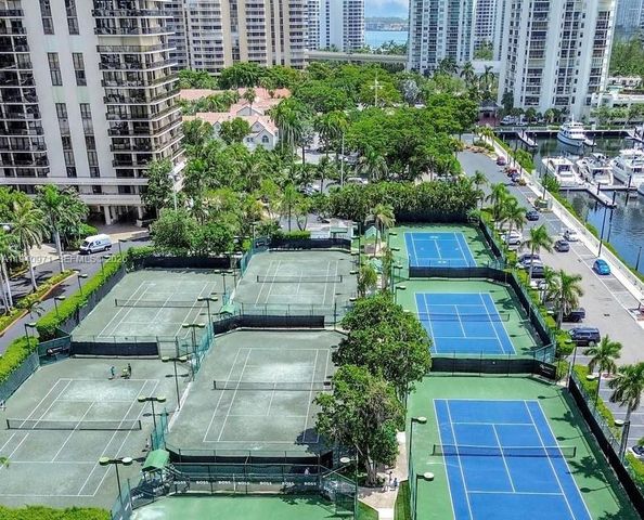 19707 Turnberry Way 23J, Aventura, FL 33180