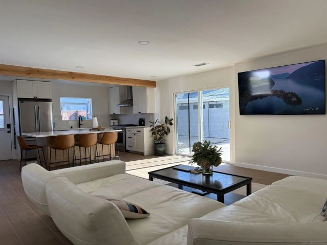 2949 Naugatuck Ave, San Diego, CA 92117