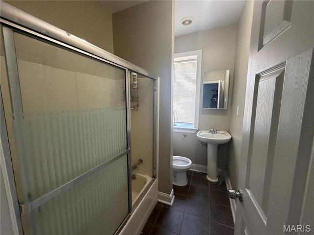 1719 Iowa Avenue, St Louis, MO 63104