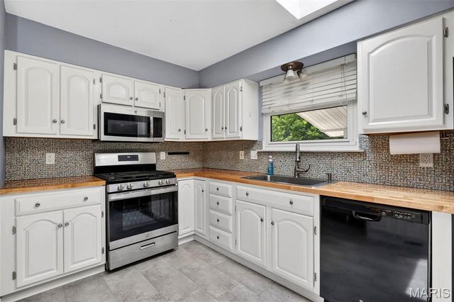 1001 Drexel Drive, St Charles, MO 63303