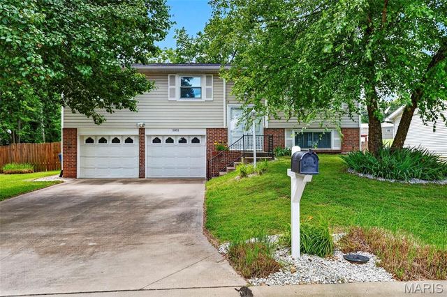 1001 Drexel Drive, St Charles, MO 63303