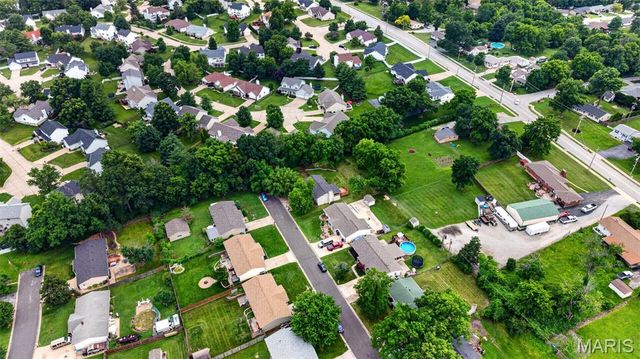 1001 Drexel Drive, St Charles, MO 63303