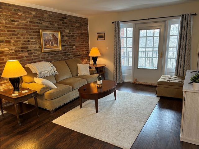 1110 Chatham Park Drive D, Scott Twp, PA 15216