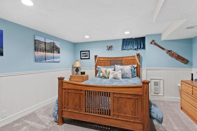 3719 N Thornwood Avenue, Davenport, IA 52806