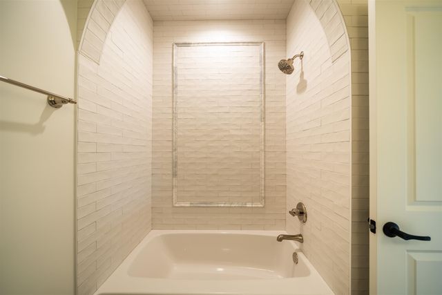 2013 N Clearstone St, Goddard, KS 67052