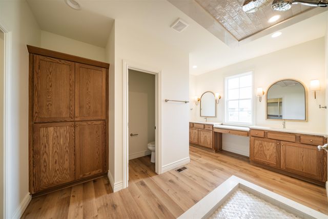 2013 N Clearstone St, Goddard, KS 67052