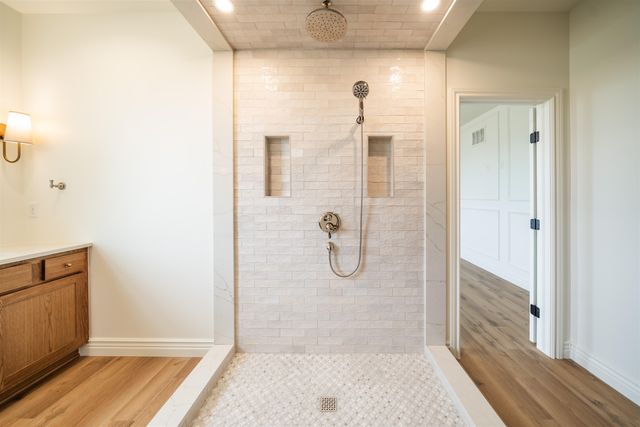 2013 N Clearstone St, Goddard, KS 67052