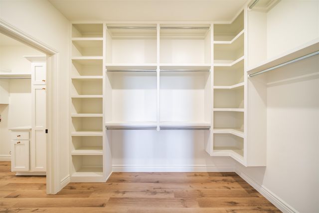 2013 N Clearstone St, Goddard, KS 67052