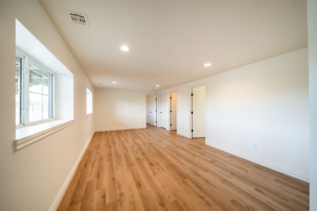 2013 N Clearstone St, Goddard, KS 67052