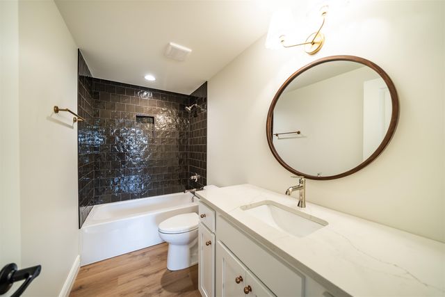 2013 N Clearstone St, Goddard, KS 67052