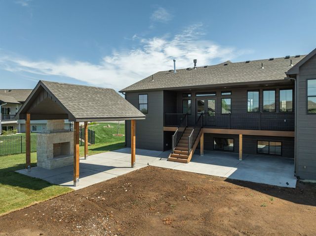 2013 N Clearstone St, Goddard, KS 67052