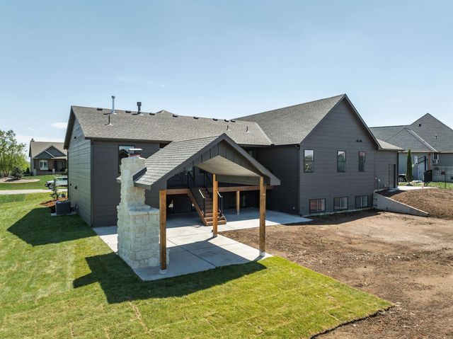 2013 N Clearstone St, Goddard, KS 67052