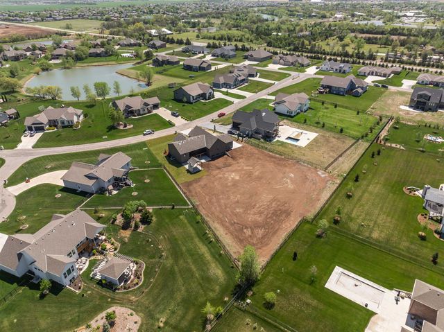 2013 N Clearstone St, Goddard, KS 67052