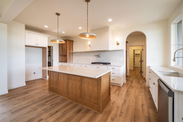 2013 N Clearstone St, Goddard, KS 67052