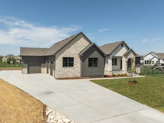 2013 N Clearstone St, Goddard, KS 67052