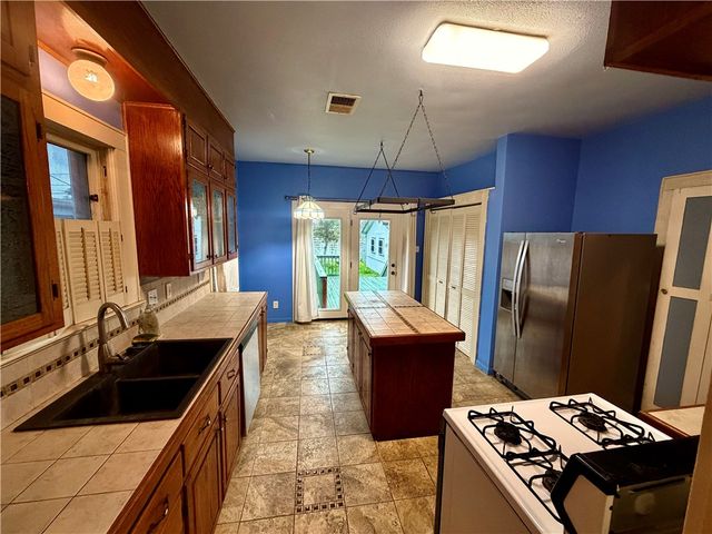 326 Naples St, Corpus Christi, TX 78404
