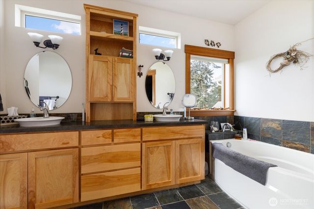 710 Zylstra Road, Coupeville, WA 98239