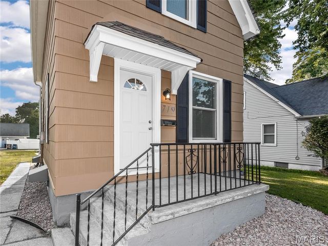 719 Summit Avenue, Collinsville, IL 62234