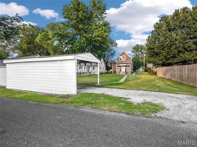 719 Summit Avenue, Collinsville, IL 62234