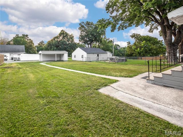 719 Summit Avenue, Collinsville, IL 62234
