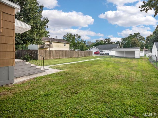 719 Summit Avenue, Collinsville, IL 62234