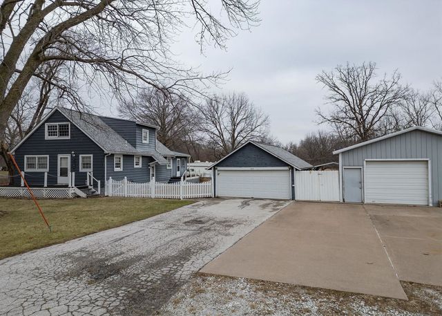 1819 Coyne Center Road, Milan, IL 61264