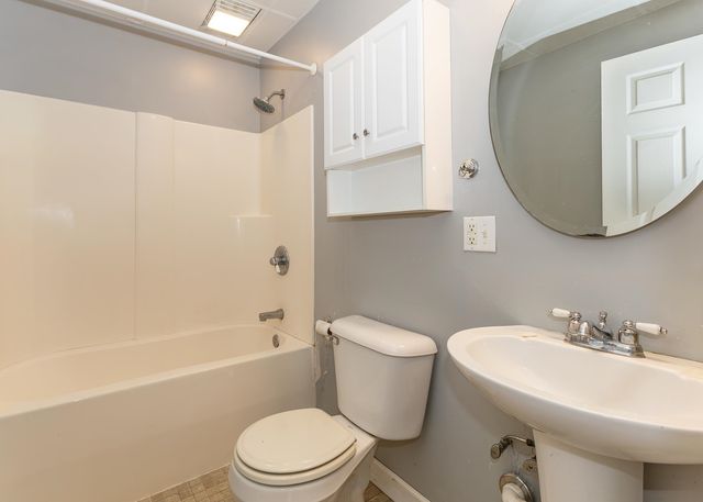 1819 Coyne Center Road, Milan, IL 61264