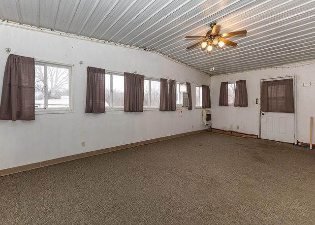 1819 Coyne Center Road, Milan, IL 61264