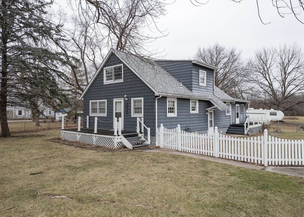 1819 Coyne Center Road, Milan, IL 61264