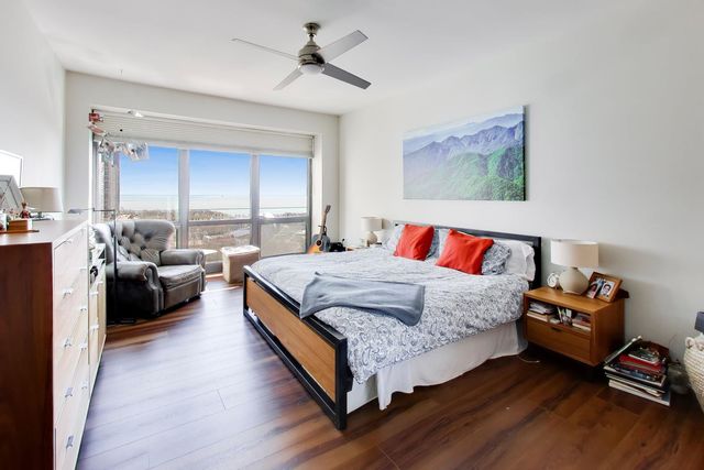 130 N Garland Court 1703, Chicago, IL 60602