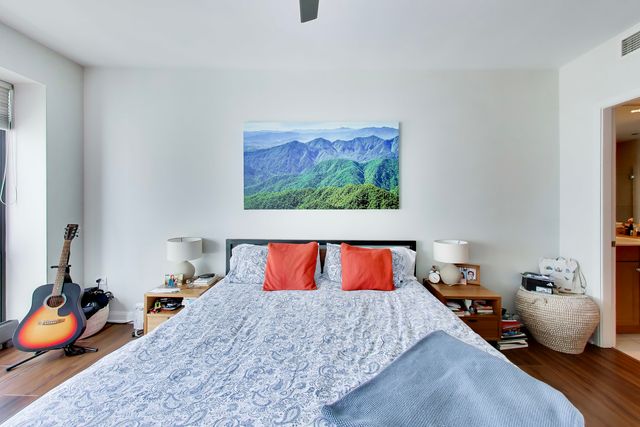 130 N Garland Court 1703, Chicago, IL 60602