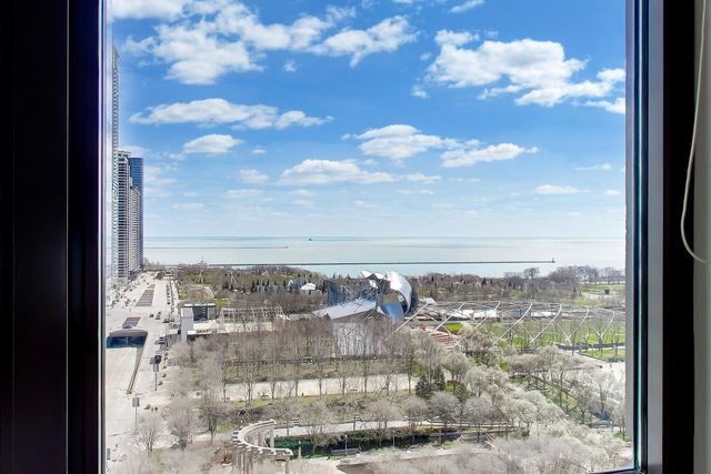 130 N Garland Court 1703, Chicago, IL 60602