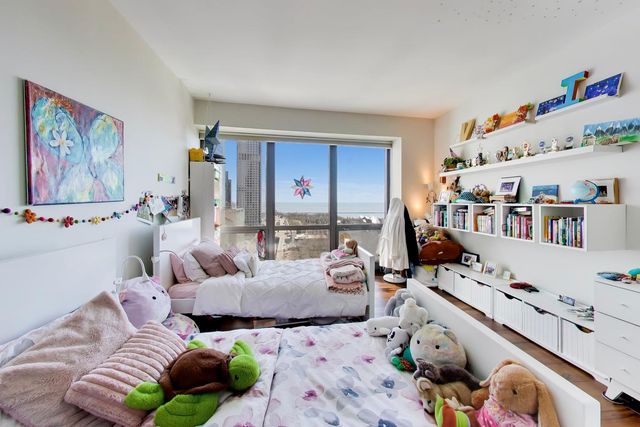 130 N Garland Court 1703, Chicago, IL 60602