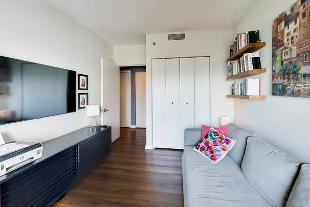 130 N Garland Court 1703, Chicago, IL 60602