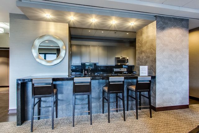 130 N Garland Court 1703, Chicago, IL 60602