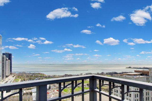 130 N Garland Court 1703, Chicago, IL 60602