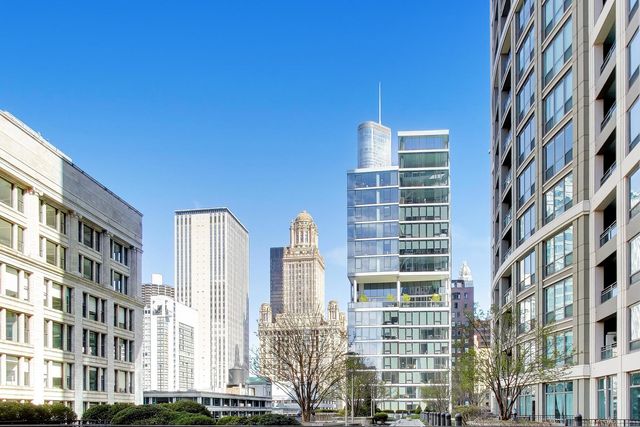 130 N Garland Court 1703, Chicago, IL 60602