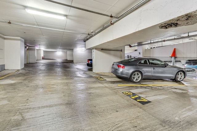 130 N Garland Court 1703, Chicago, IL 60602