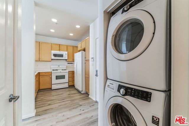 6400 Crescent Parkway 217, Los Angeles, CA 90094