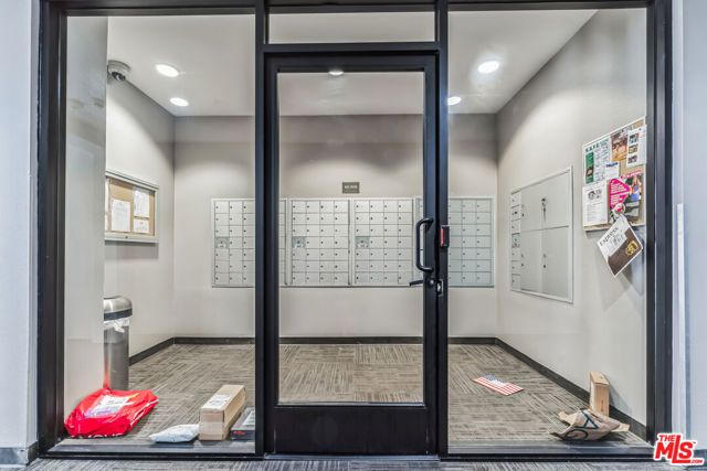 6400 Crescent Parkway 217, Los Angeles, CA 90094