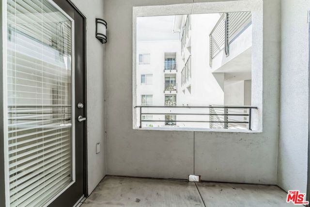 6400 Crescent Parkway 217, Los Angeles, CA 90094