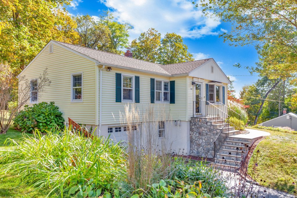1364 Avon Boulevard, Cheshire, CT 06410