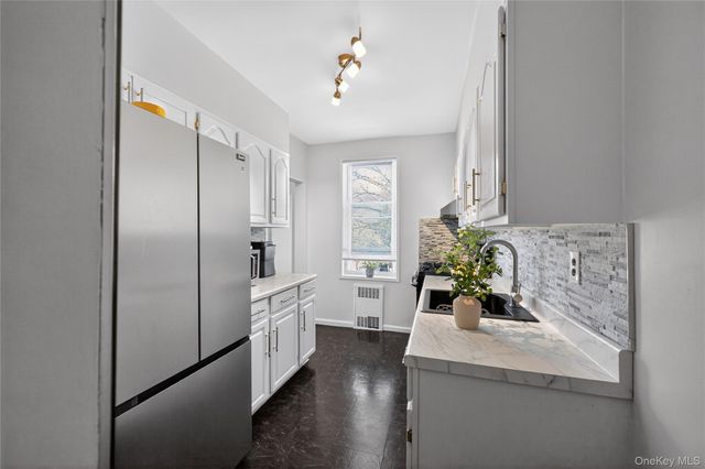 101 Old Mamaroneck Road 2-C-3, White Plains, NY 10605